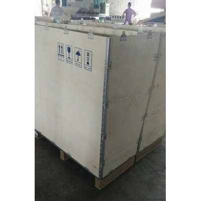 鋼帶箱 